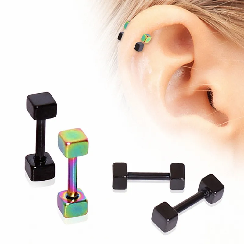 Piercing oreille hélix cubes