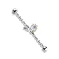 Piercing industriel oreille fleurs et feuilles