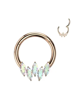 Piercing anneau segment acier rosé cinq strass marquise