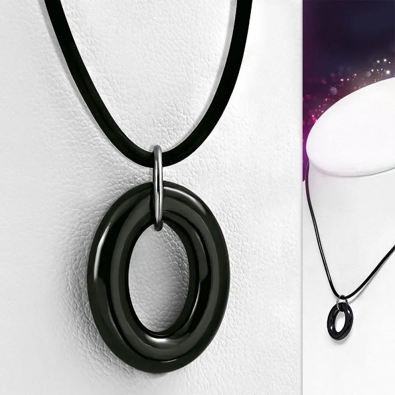 Collier homme caoutchouc avec pendentif ovale céramique noire