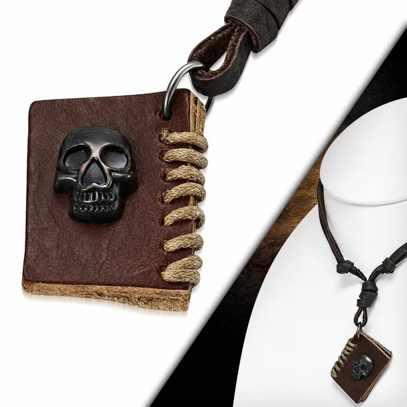 Collier en cuir marron avec pendentif livret skull