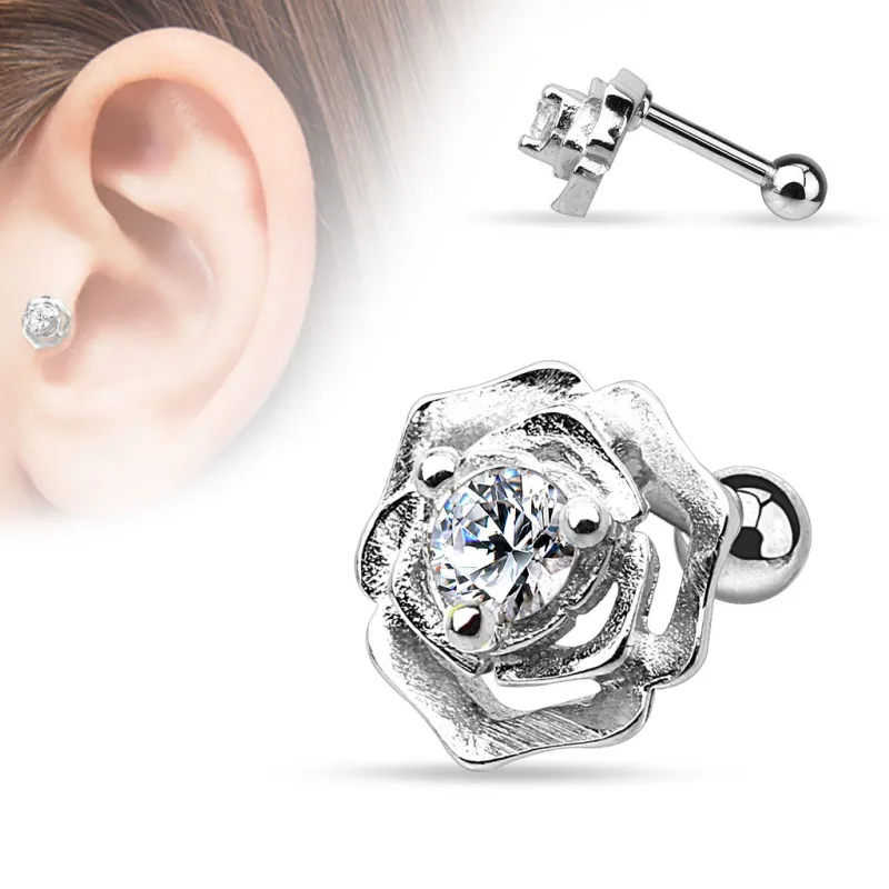 Piercing oreille cartilage fleur